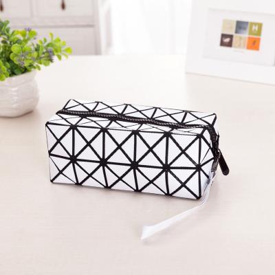 China 2021Custom Fashion Color Cube Storage Multifunctional Quilting Checkered Cosmetic Zippered Cosmetic Bags for sale