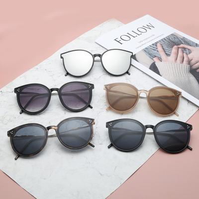 China New Product 2022 Trendy UV400 Fashion Sunglasses Polarized Oversized Square Shield Sunglasses Men Women for sale