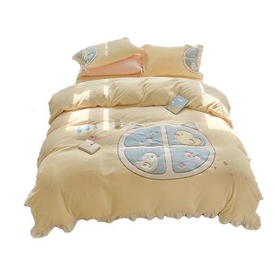 China Nondisposable Cartoon Milk Velvet Four-Piece Comforter Set Cute Thick Coral Four-Piece Velvet Bedding Set for sale