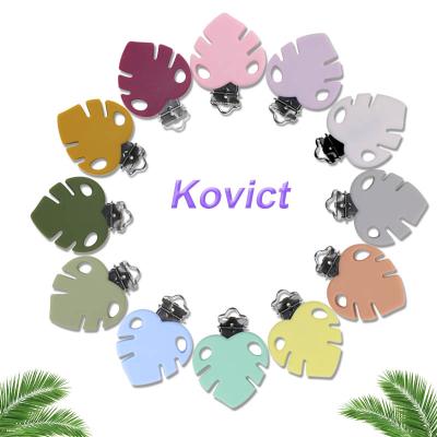 China Free Sample 100% Food Grade Non-Toxic Wholesale Pacifier Teethers Leaves Multicolor Silicone Baby Clips for sale