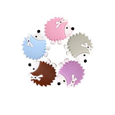 China 100% New Non-Toxic Customized Food Grade Baby Chew Necklace 5 Sensory Colors Cute And Highly Effective Hedgehog Teether Toy for sale