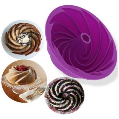 China Large Sustainable Food Grade Wholesale Swirl Form Custom Decorating Silicone Cake Mold for sale