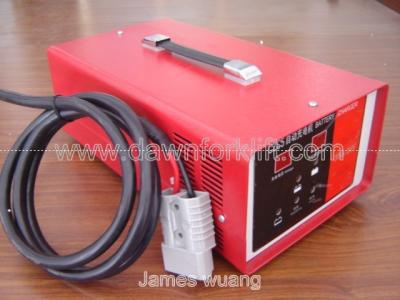 China Shineng CZC5 12V 25A Intelligent High Frequency Battery Charger For Stacker Pallet for sale