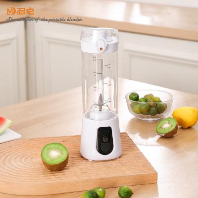 China Long Battery Life USB Rechargeable Multifunctional Handheld Lemon Juicer Blender Smoothie Blender Juicer for sale