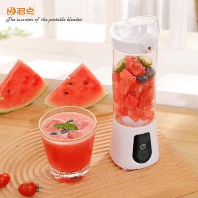 China Portable rechargeable blender Stainless Steel Blade Portable Juicer High Efficiency Fast Juicer Household Automatic Fruit Blender for sale