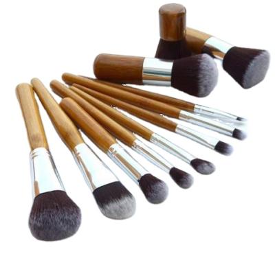 China Angular Blush YAESHII 11pcs Wooden Handle Natual Makeup Brush Set Manufacturers Directly Supply Beauty Makeup Tools for sale