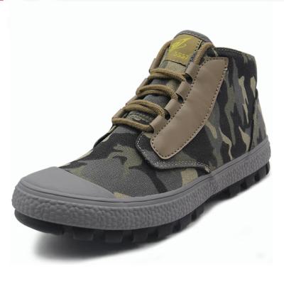 China New Design Canvas Shoes Fashionable Vulcanized Men's Canvas High Top Cushioning Walking Shoes for sale