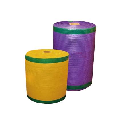 China Recyclable pe raschel fruit vegetable mesh bag roll for auto packing for sale