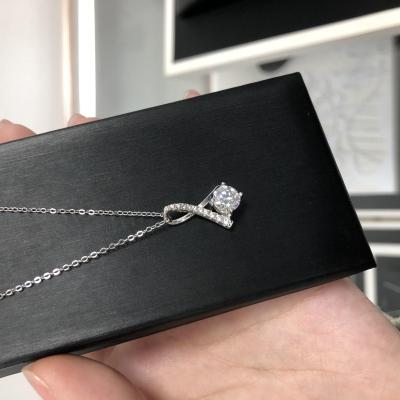 China Simple and elegant ladies necklace S925 moissanite diamond jewelry pendant sterling silver necklace for sale