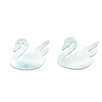 China Fire Factory Price 10mm White Pearly Swan Shape High Quality Color Set Or Shell for sale