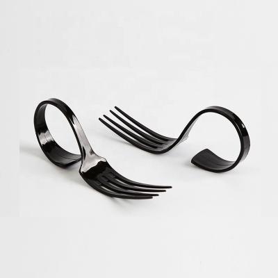 China Eco-friendly Black White Disposable Salad Serving Plastic Bent Curved Fork for sale