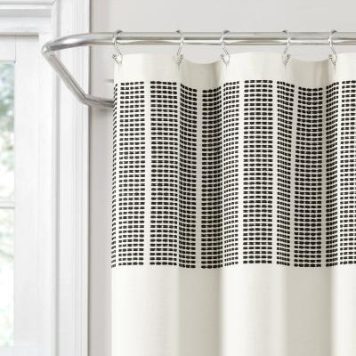 中国 Sustainable Hotel Quilted Woven Stripe Dyed Cotton Shower Curtain Fabric Luxury Shower Curtains 販売のため