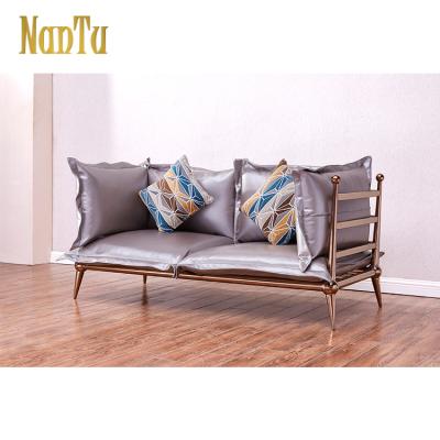 China Nordic Wholesale Modular Living Room Sofa Hotel Bedroom Furniture U Shape Metal Wire Leisure Sofa Lightweight Luxury Chair for sale