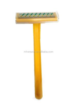 China Twin Blade Twin Blade Disposable Razor With Plastic Handle Assembled By Machine for sale