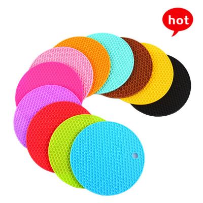 China Viable Table Mat For Kitchen Heat Insulation Silicone Place Mat Round European Style Embossed Silicone Place Mat Table for sale