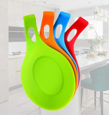 China Modern Viable Mat Cooking Utensils Kitchen Spoon Holders Mats Cooking Utensils Rest Spoon Kitchen Utensils Silicone Spoon for sale