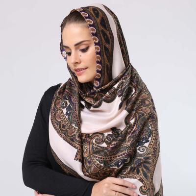 China Unique Print Design Feature The Ethnic Hijab Dubai Scarf sjaal schal of the Muslim Turkish Women's Lace Ethnic Style sjaal for sale