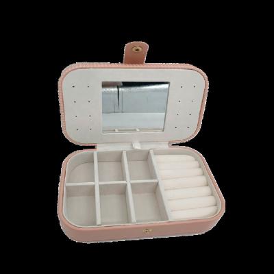 中国 Travel Storage Mini Jewelry Case Wooden Spectacle PU Leather Jewelry Organizer Packaging Cigarette Champagne Leather Box 販売のため