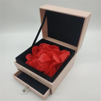 China Candy Jewelry Eyelash Flower Roses Custom Printing Color Lash Kraft Soap Pull Out Paper Box for sale