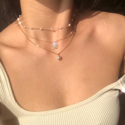 China Fashion Butterfly Necklace Layered Necklace Trend Butterfly Necklace Jewelry CLASSIC Crystal Pearl Clavicle Pendant Necklace Statement for sale