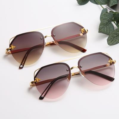 China Fashion Sunglasses Factory Wholesale Custom Multicolor Classic Women Shape Sunglasses 2021 for sale