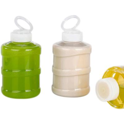 China Factory Price 550ML Pet Food Eco-friendly Grade Rounded Tea Coffee Milk Beverage Bottle Plastic Water Bottle With Hook Lift Cap for sale