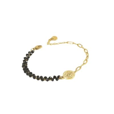 China 2022 Fashion 18K Gold Queen Single Head Titanium Steel Round Coin Black Beads Beads Stainless Steel Hip Hop Charm Chain Bracelet for sale