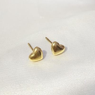 China CLASSIC Trendy Titanium Steel Non-fading Gold Simple Stud Earrings Fashion Solid Single Heart Earrings Mini Love Earrings For Women for sale