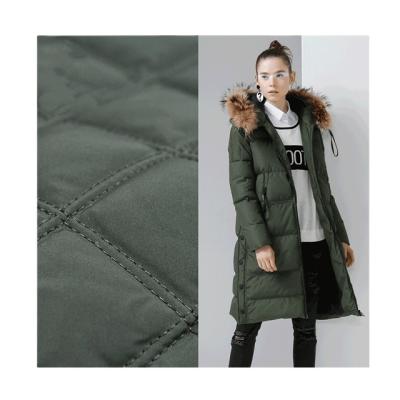 Κίνα Comfortable double woven channel fabric 210T pongee cotton quilt for down jacket προς πώληση