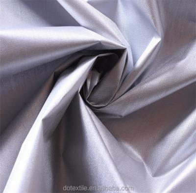 China Silvered Style Oxford Cloth Fabric Silver Coating 210t Density Taffeta For Car Garment Te koop