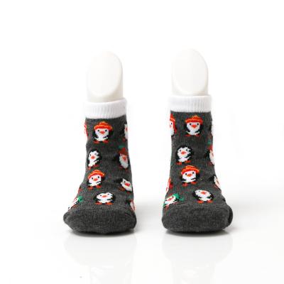 China Sustainable Christmas Themed Socks For Kid With Cute Kawaii Pattern With Gift Box for sale