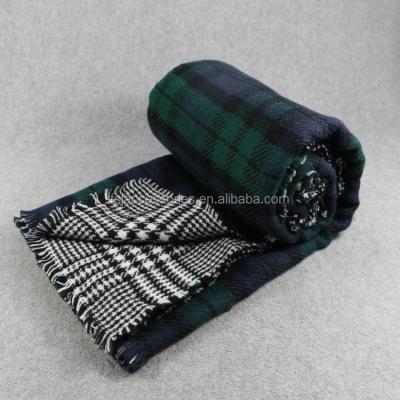 China HZW-13848 Hot Selling Tartan Cashmere Plaid Cashmere Feel Classic Woven Classic Ladies Christmas Winter Scarf Woman Kid Gift for sale