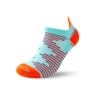 China Leisure Breathable High End Short Combed Cotton Alphabet Women Marathon Sports Socks for sale