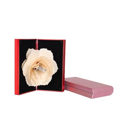 China Open Jewerly Storage Valentines Day Gift Box Double Flower Rose Jewelry Ring Packaging Box for sale