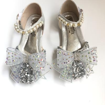 China high quality Tear-resistant Diamond Decorations Plastic Ladies Shoes Arc buckle-slipper sandal high heel shoe decorations set for sale