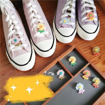 China Cute Shoe Charm Diy Flower Lace Charms Children's and Ladies' Fashion Casual Shoes Buckle for sale