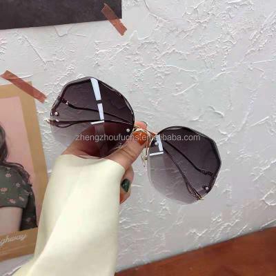 China Fashion Sunglasses Fashion Sunglasses Women Fashion Anti-UV Sunglasses for sale