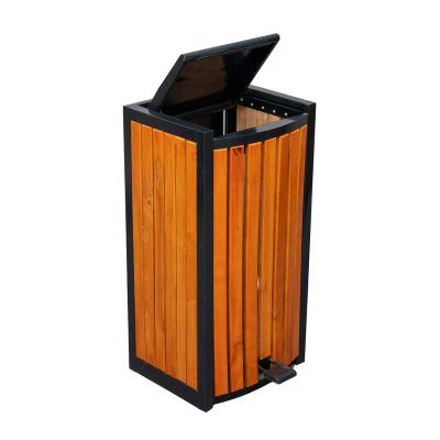 China Pressing type new park exterior paint iron plastic wood factory direct sales matching high-end type trash can villa trash can for sale