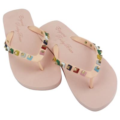 China New Design Flip Flop Slippers Outdoor Anti-slippery Slippers For Ladies Beach Thong Sandals for sale