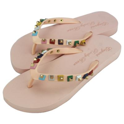 China New Design Summer Anti-slippery Ladies Flip Flops Slippers Outdoor Flat Shoes Beach Thong Sandals for sale