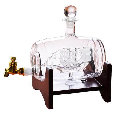 China Custom 500ml 600ml 800ml Handmade Whiskey Wine Decanter Set With Wooden Base Sailing Boat Shape Glass Handmade Liquor Decanter Set for sale