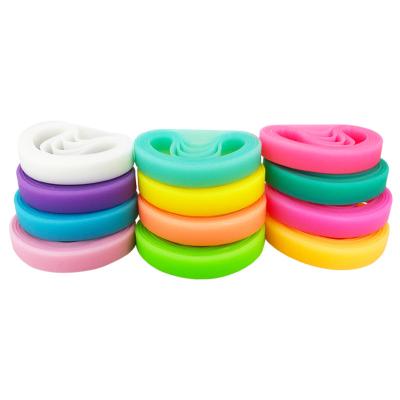 China New Breathable Elastic/Comfortable Promotional Durable Silkscreen/High Printed White Silicone Elastic Soft Wristband Wrist Band Rubber Sport Event Gifts for sale