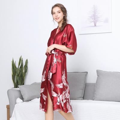 China 2020 Korean family QUICK DRY red silk pajamas for women ladies bridal nightgown striped satin pajamas pajamas for sale