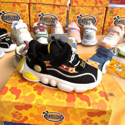 China 2021 fashion trend personality small children's high quality breathable children's sports shoes wholesale stock shoe for sale