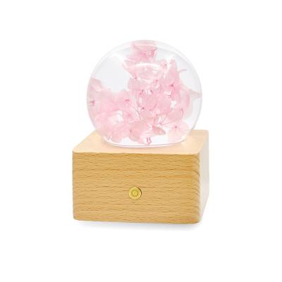 China Beautiful Romantic And Idyllic Acrylic Sphere LED Bedroom Decorative Hydrangea Rose Night Light for sale