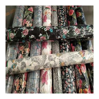 China breathable stock lot print 100 rayon challis fabric for korea spandex fabric / indonesia rayon printed fabric rayon for sale