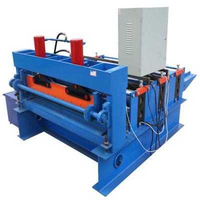 中国 Automatic Color Steel Metal Roofing Sheet Leveling And Cut To Length Roofing Sheet Machine 販売のため