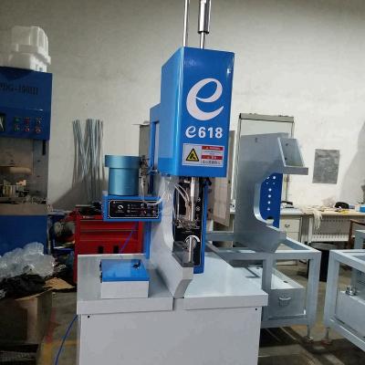 China 8 Tons Automatic Hydraulic Riveting Machine with Automatic Feeding System for Metal /Stainless M6 for sale