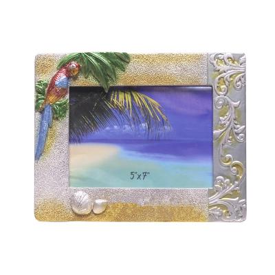 China Handmade Hot Selling Hand Painted Picture Frame Resin Crafts Decoration Gifts Home Picture Photo Frame for sale