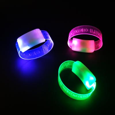 China Concert Party Events Display Wristband Glowing Flashing Smart Led Wristband Led Wristband For Night Club for sale